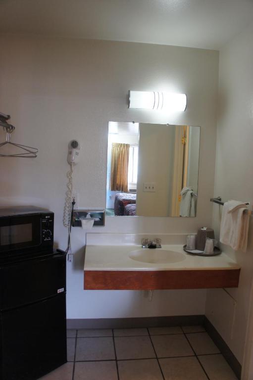 Best Interstate Inn Wheat Ridge Rum bild